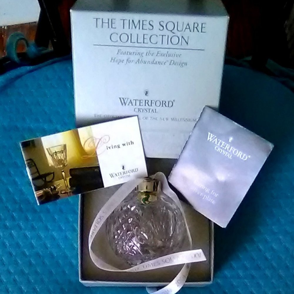 Times Sq. Ball Ornament/2001